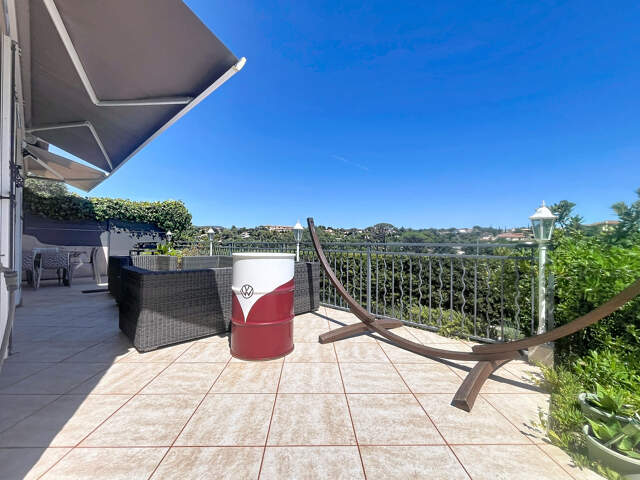 VENTE - FREJUS - TOUR DE MARE - MAISON  4 PIECES 99M2 AVEC GARAGE — photo du bien