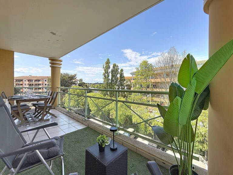 VENTE EN EXCLUSIVITE - SAINT-RAPHAËL - BAS DE VALESCURE - BEAU STUDIO AVEC UN GRAND BALCON DE 10M2 — photo 1