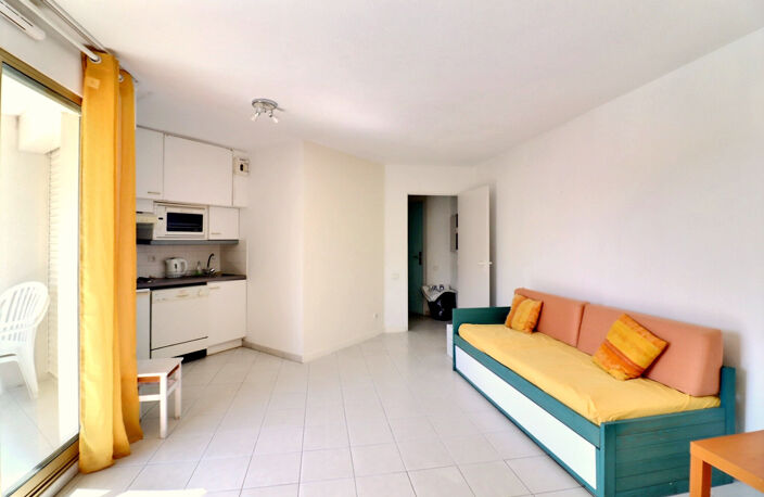 VENTE EN EXCLUSIVITE - PORT FREJUS - STUDIO AU PIED DES PLAGES AVEC PARKING — photo 4