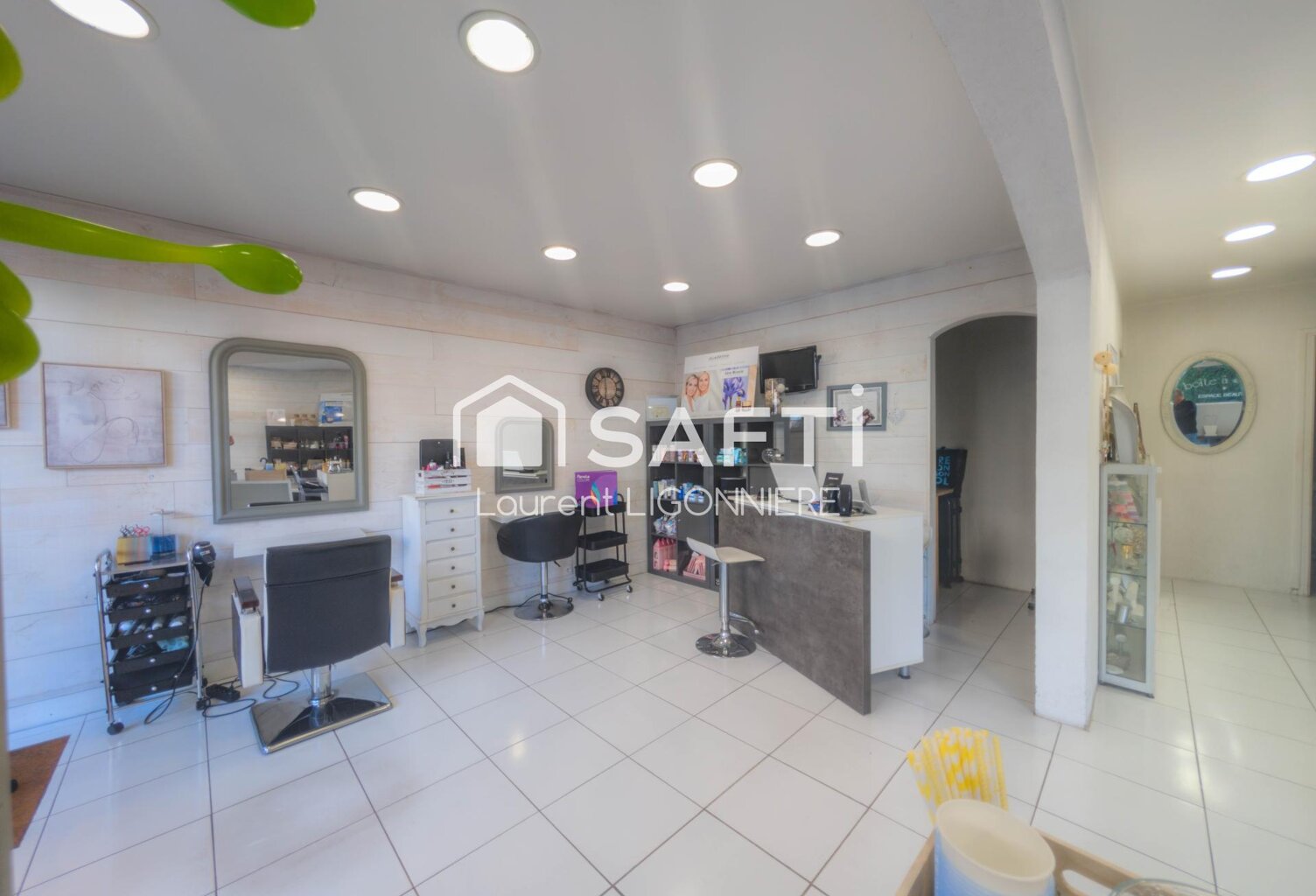 Salon de Coiffure, Esthétique et Onglerie — photo 1