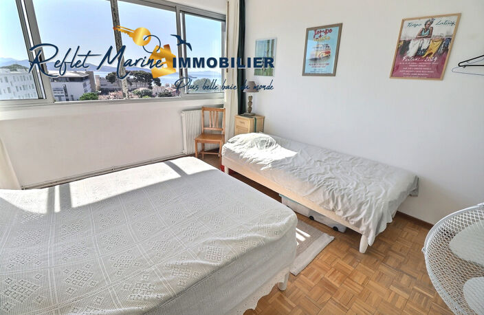 LA CIOTAT CENTRE-VILLE, T3  AVEC VUE MER, À DEUX PAS DES PLA — photo 5