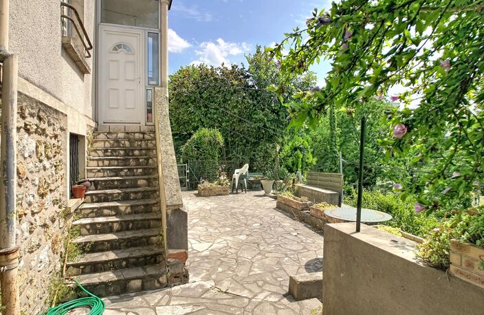 Maison sur sous sol avec jardin — photo 3