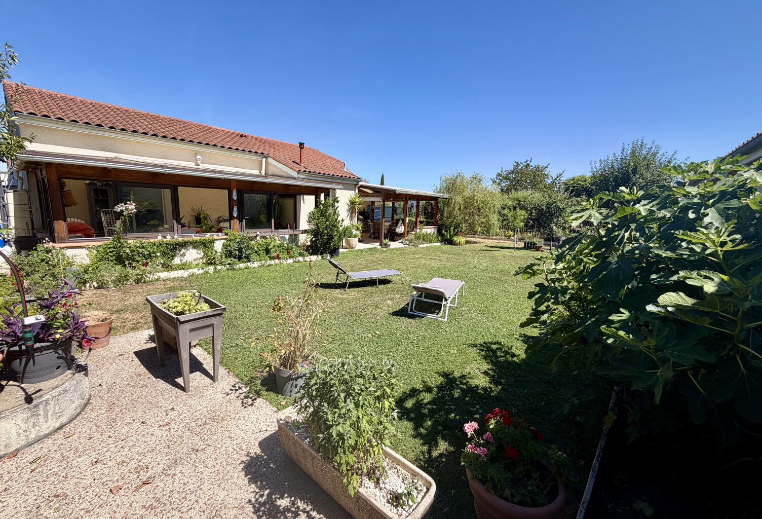 Maison de plain pied - Veauche aproximite de la place du mar — photo 1