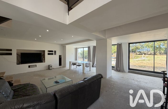 Vente Maison/villa 7 pièces — photo 2