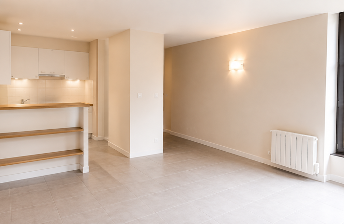 BEAU POTENTIEL POUR CET IMMEUBLE AU COEUR DE L'ARBRESLE — photo 2
