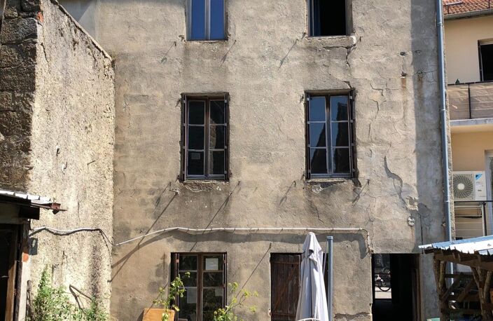 Maison d'habitation . Possibilité d'appartements séparés dans un immeuble — photo 5