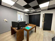 SAINT VICTORET ZONE ARTISANALE - Bureaux de 211m2 avec stationnements et stockage — photo 4