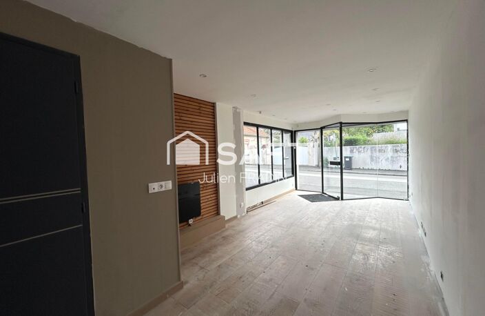 Local commercial / bureau de 30 m² - centre-bourg. — photo 2