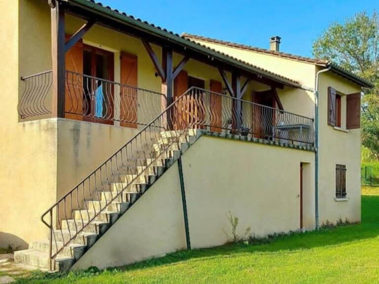 Maison familiale de 150 m² habitables avec sous-sol total, terrain de 1 500 m² et tout-à-l'égout — photo 1