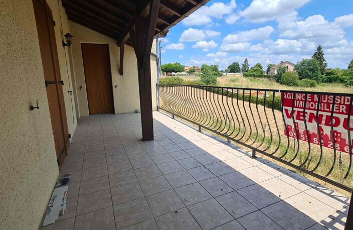 Maison familiale de 150 m² habitables avec sous-sol total, terrain de 1 500 m² et tout-à-l'égout — photo 3