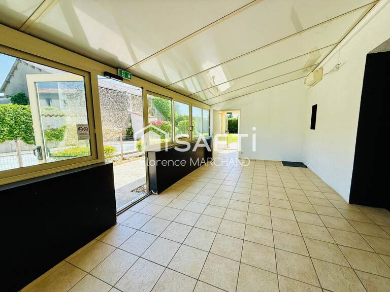 IMMEUBLE AVEC RESTAURANT + PISCINE : PRÊT À ACCUEILLIR VOTRE PROJET ! — photo 1