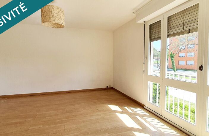 APPARTEMENT LUMINEUX ET SPACIEUX , QUARTIER AGREABLE , COMMERCES À PROXIMITÉ . — photo 3