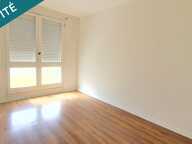 APPARTEMENT LUMINEUX ET SPACIEUX , QUARTIER AGREABLE , COMMERCES À PROXIMITÉ . — photo 4