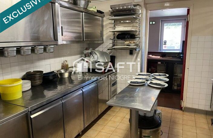 Institution local restaurant disposant d'une licence IV. — photo 5