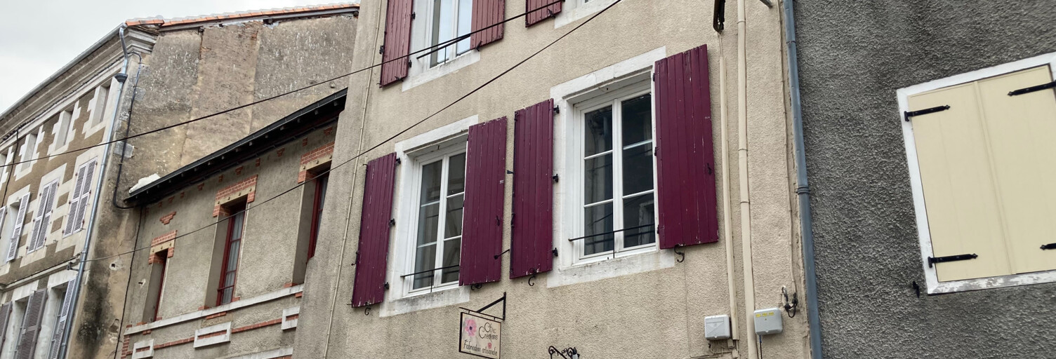 Immeuble  126 m² à vendre à Confolens (16500)