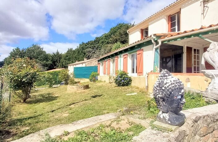 Vente Maison/villa 8 pièces — photo 2