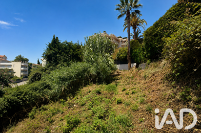 Terrain  680000 €