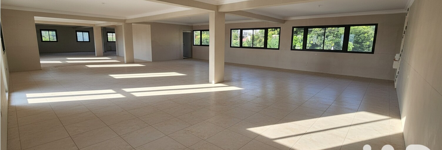 Commerce  554 m² à vendre à Le Tampon (97430)