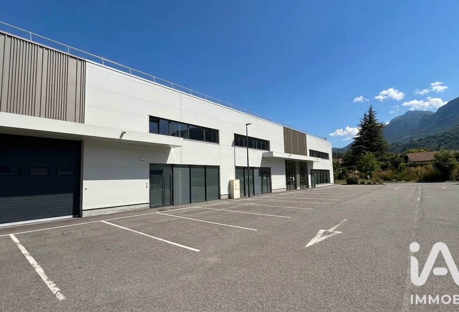 Vente Boutique/Local commercial 1 182 m&sup2; — photo 1