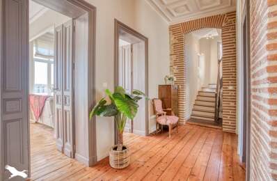 Maison en pierre de 8 pièces principales — photo du bien