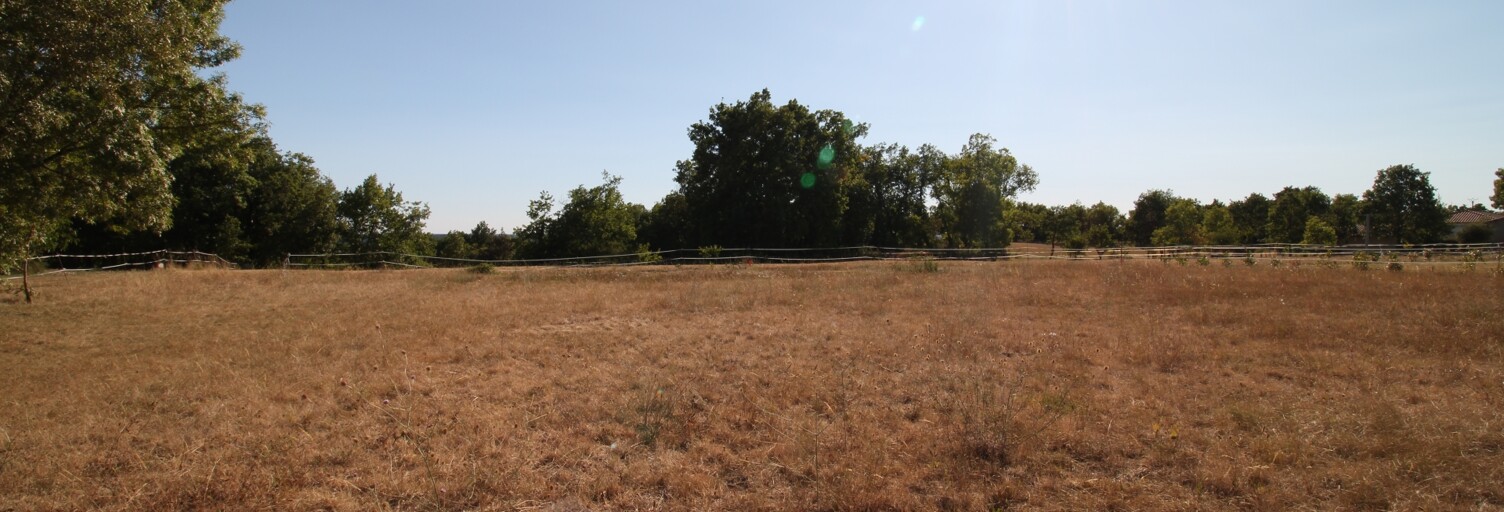 Terrain  1017 m² à vendre à Montpezat-de-Quercy (82270)