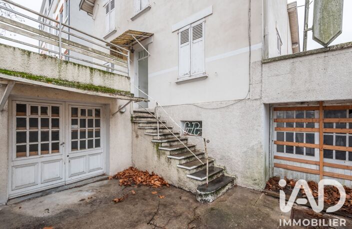 Vente Maison/villa 10 pièces — photo 2
