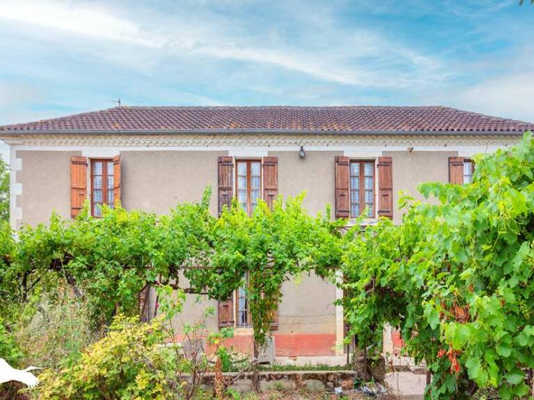 Maison en pierre de 8 pièces principales — photo 1