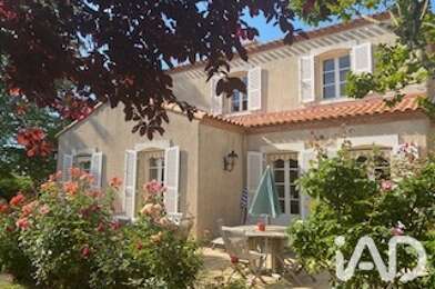 Maison 8 pièces 742000 €