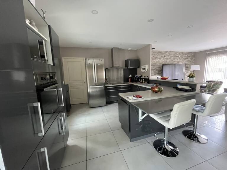 Contemporaine de 6 pièces principales — photo 1