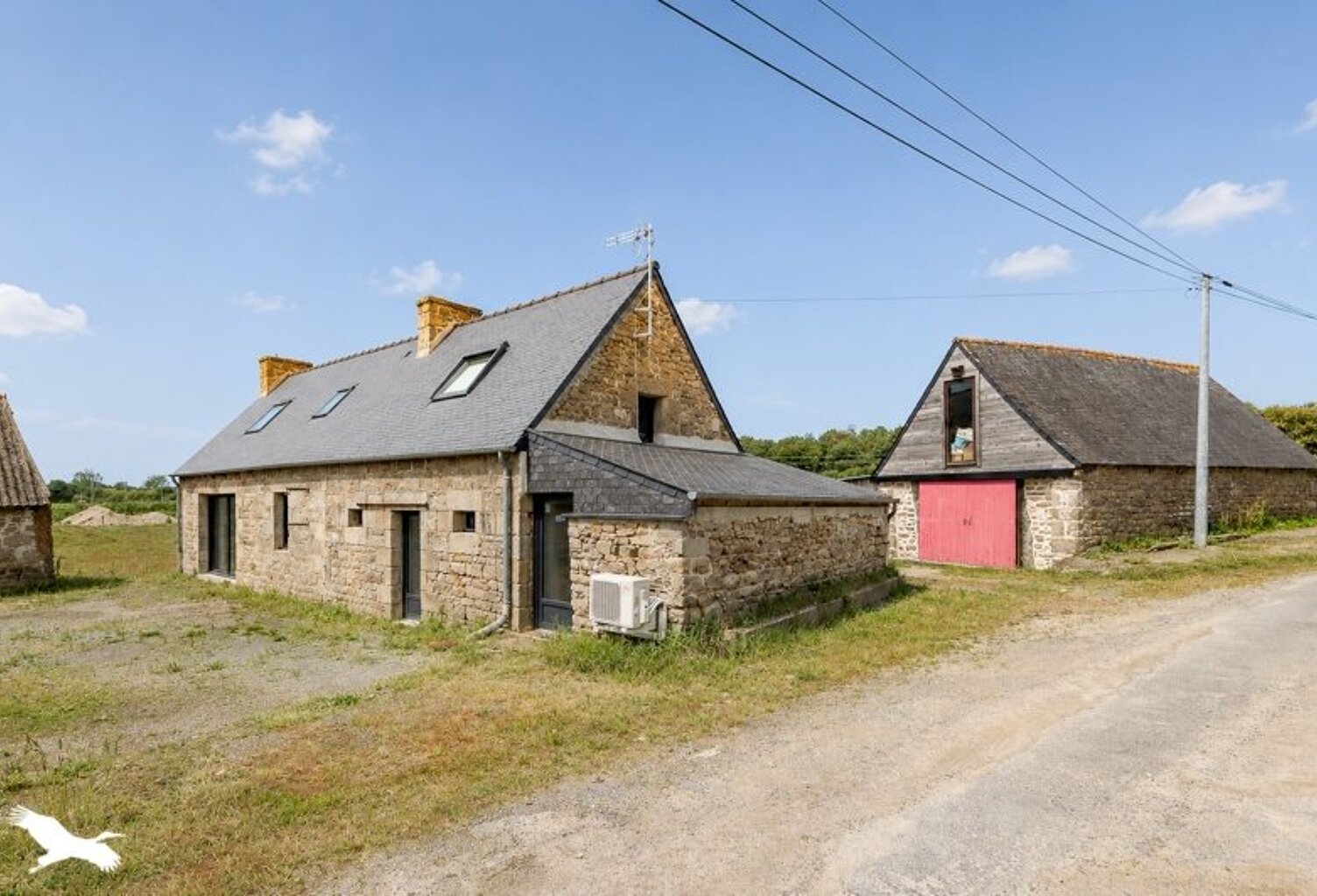 Maison en pierre de 5 pièces principales — photo 1