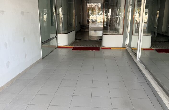 Vente Local commercial 37 m&sup2; — photo 2