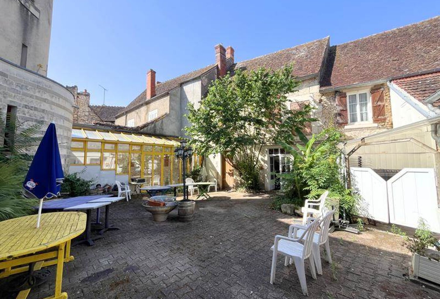 Vente maison 19 pièces 450 m² Dun-sur-Auron (18130) — photo 1