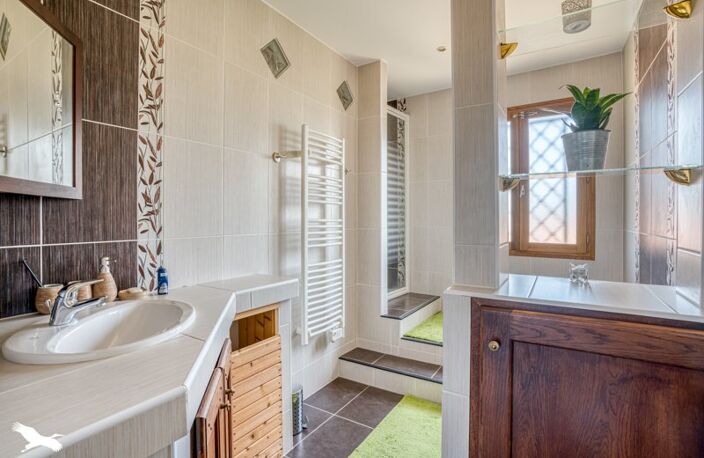 Maison en pierre de 4 pièces principales — photo 3
