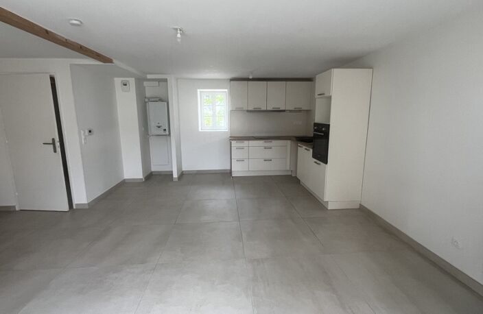 Maison en pierre de 5 pièces principales — photo 2