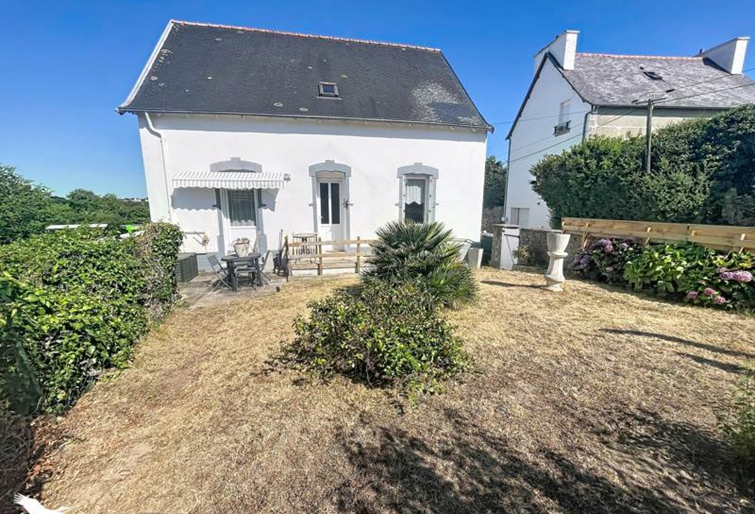 Maison en pierre de 4 pièces principales — photo 1