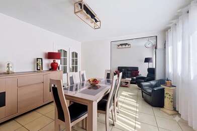 Appartement 4 pièces 234300 €