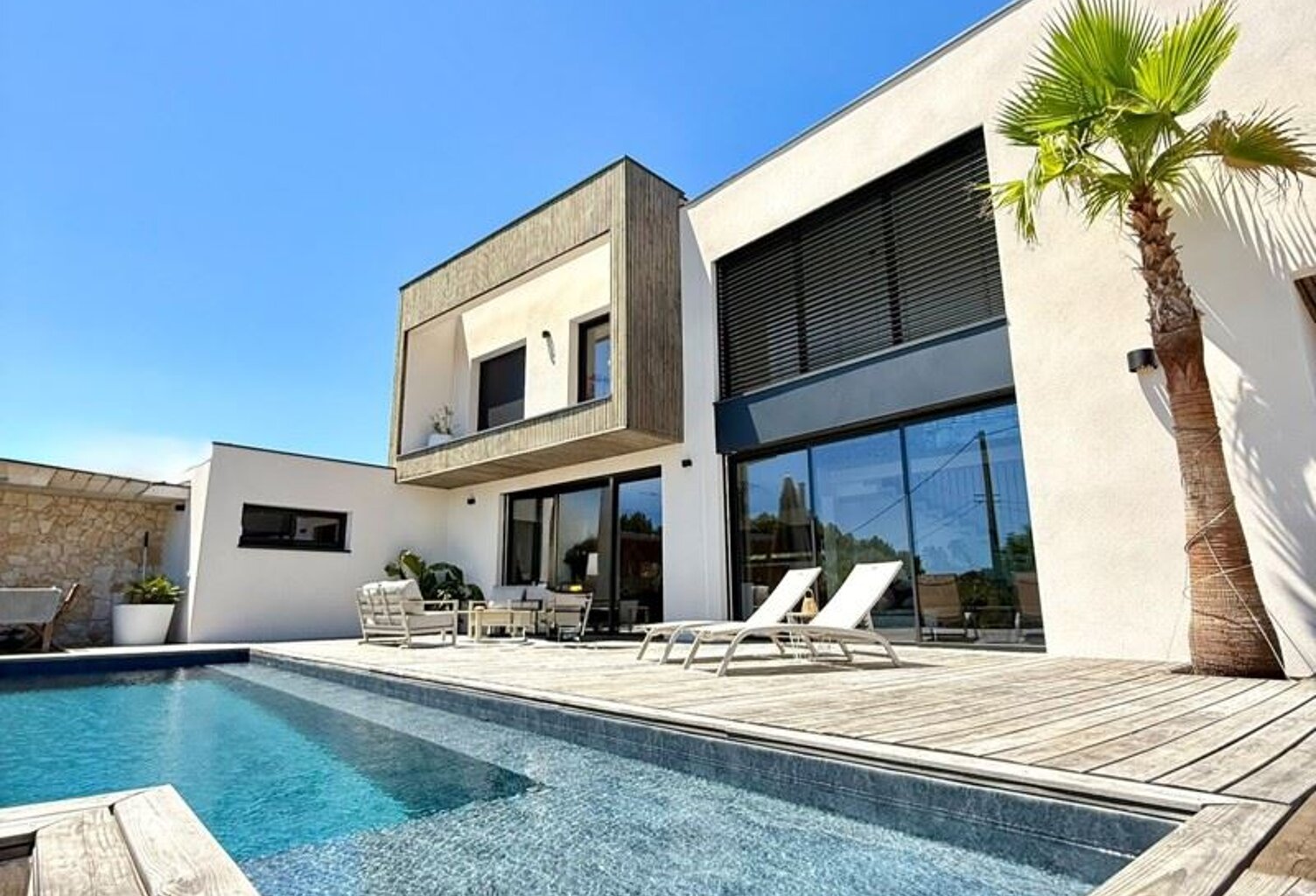 Villa de 5 pièces principales — photo 1