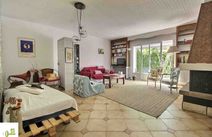 Maison de plain-pied avec garage et jardin — photo 4