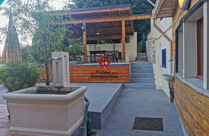 Maison avec dépendances, grand terrain et vue dégagée Seys — photo 2