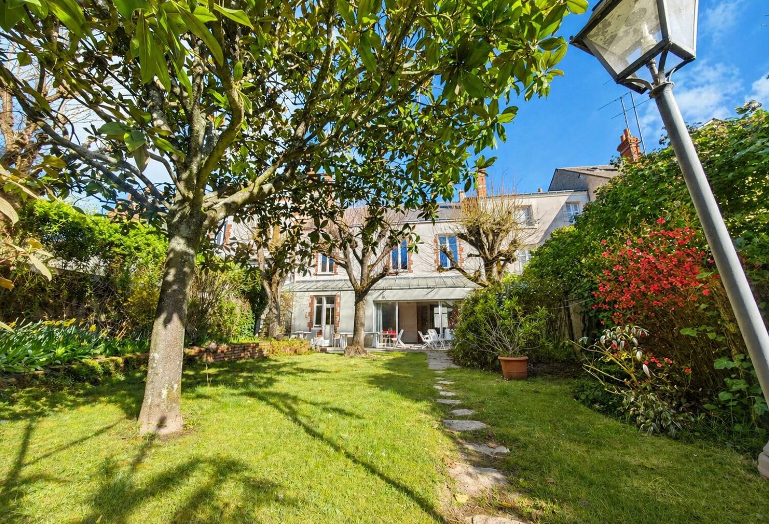 Tours Prébendes  Maison 7 chambres, jardin sud et double gar — photo 1