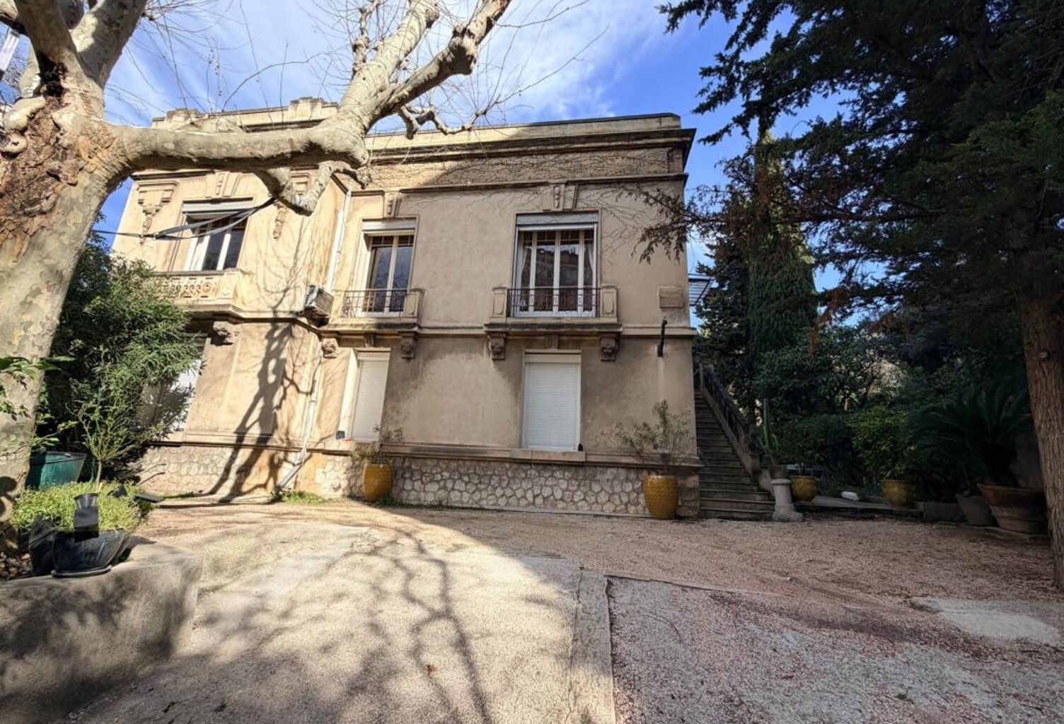 Bien d’exception – 204m² dans hôtel particulier + T2 indépendant + terrasse + parkings — photo 1
