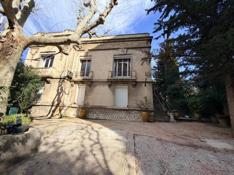 Bien d’exception – 204m² dans hôtel particulier + T2 indépendant + terrasse + parkings — photo 1
