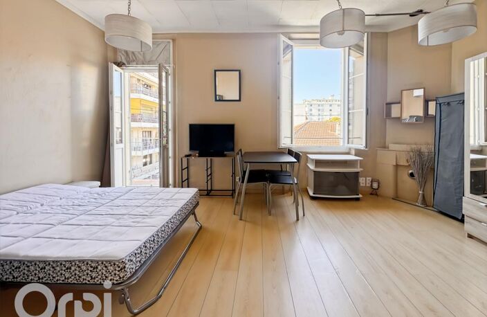 STUDIO AVEC BALCON, VÉRANDA ET CAVE — photo 2