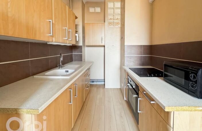 STUDIO AVEC BALCON, VÉRANDA ET CAVE — photo 4