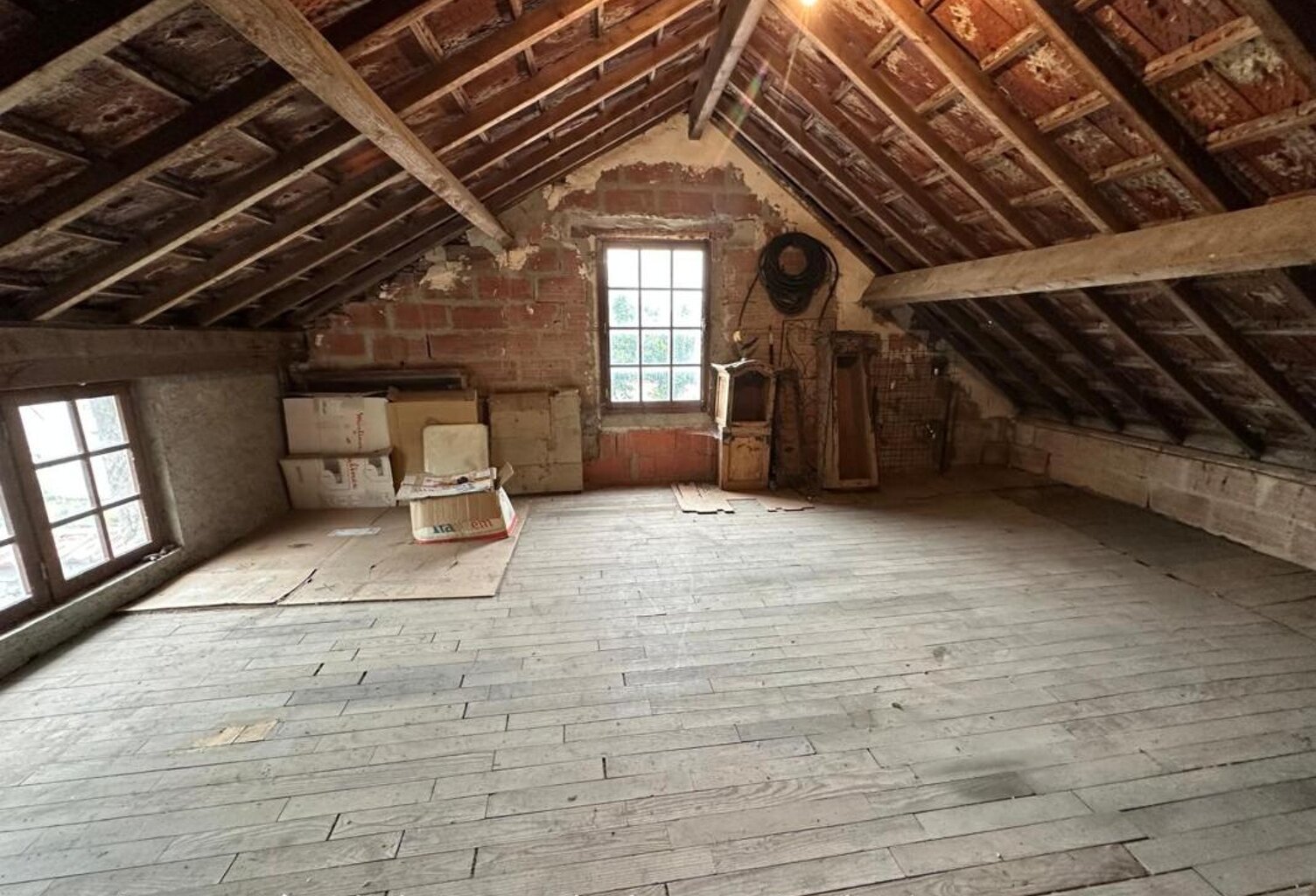 A rénover, maison de caractère à fort potentiel — photo 1