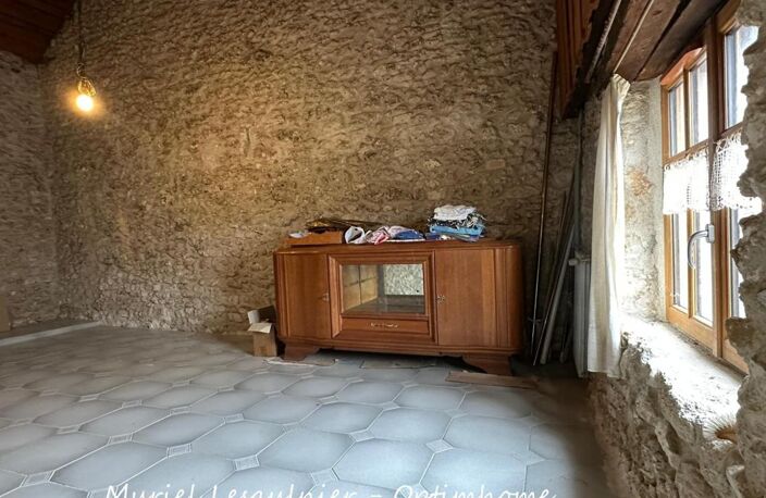 A rénover, maison de caractère à fort potentiel — photo 3
