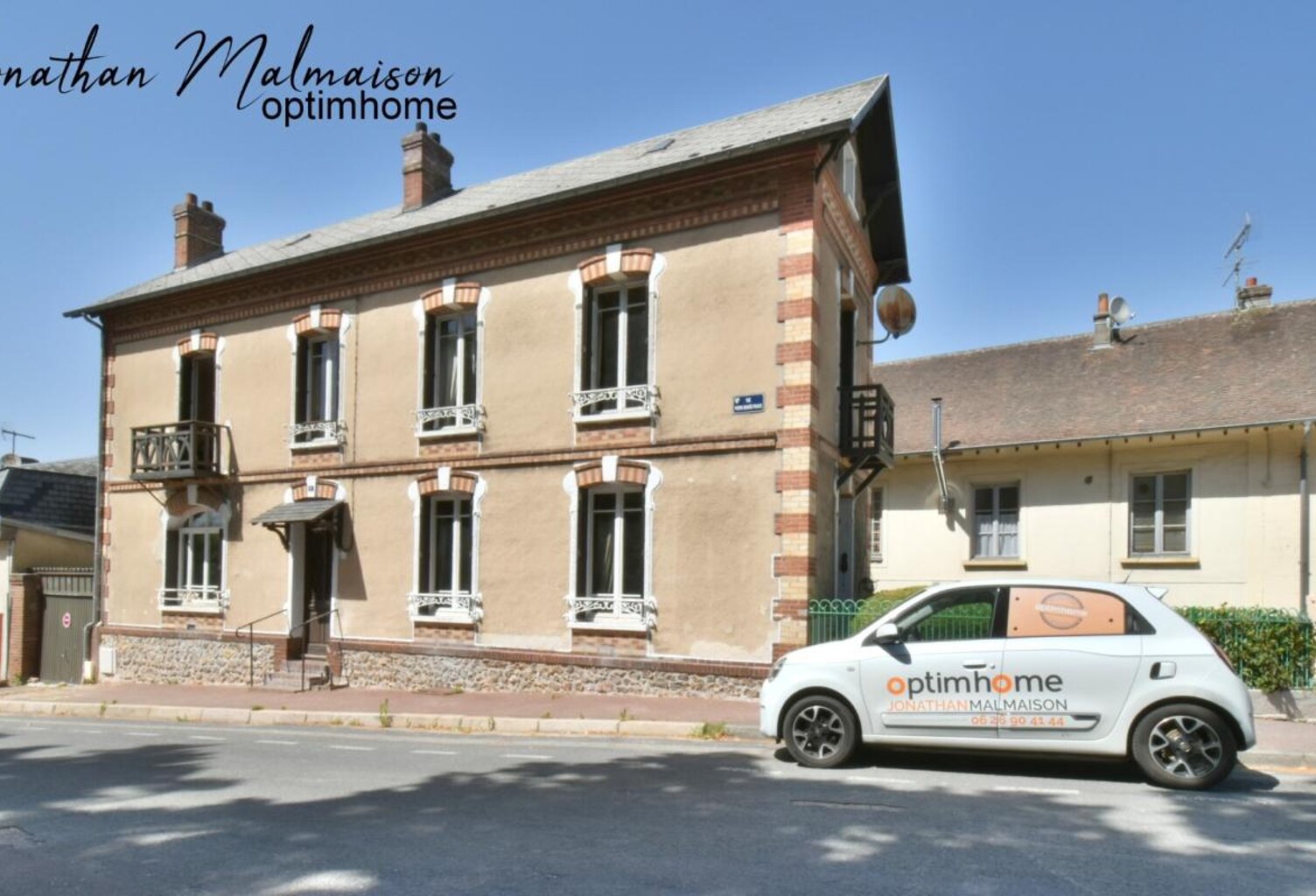 Maison de ville avec garage, jardin et fort potentiel – À deux pas de la gare et du centre-ville de Conches-en-Ouche — photo 1