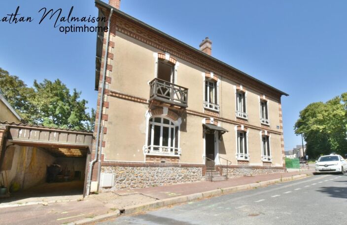 Maison de ville avec garage, jardin et fort potentiel – À deux pas de la gare et du centre-ville de Conches-en-Ouche — photo 2
