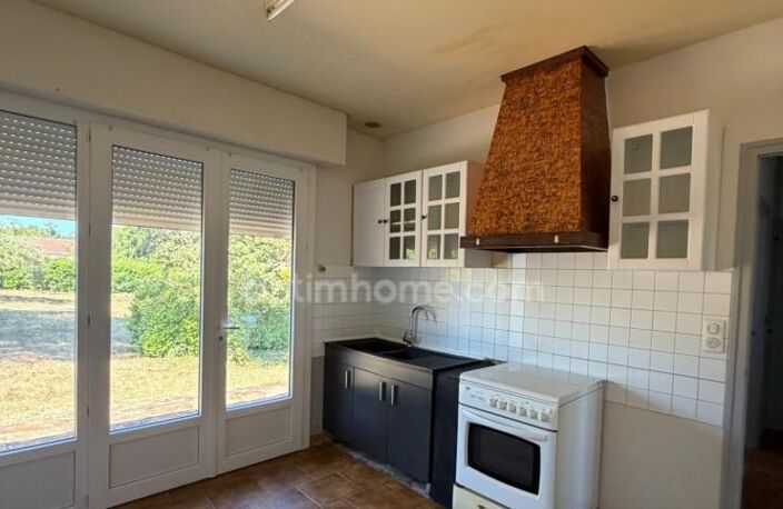 Magnac sur Touvre. Maison 84 m² sur sol sol semi enterré avec jardin — photo 3