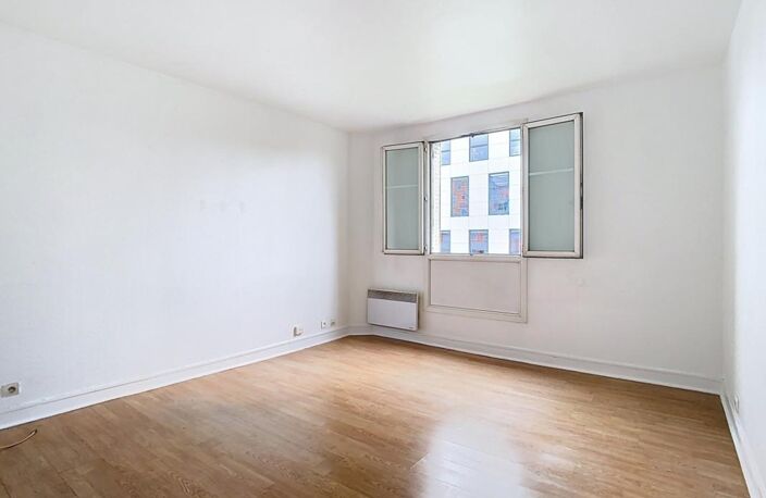SAINT-OUEN - 2 PIÈCES DE 37m² - 4ÈME ÉTAGE AVEC ASCENSEUR — photo 4